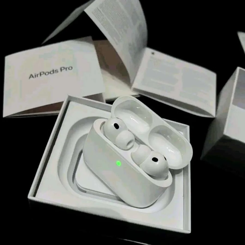 Apple AirPods Pro - Sleek White Design